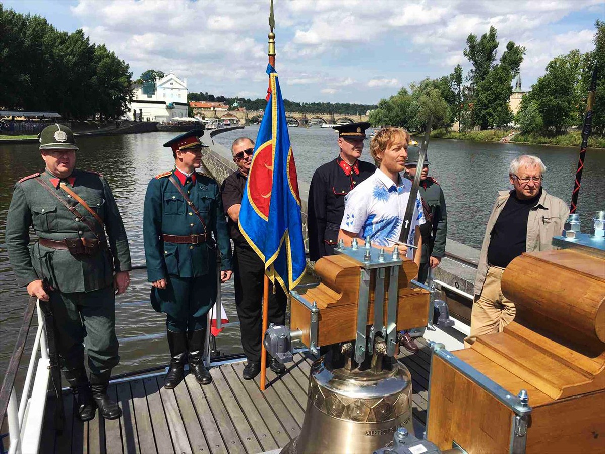 Replika Mieszka i Dobrawy w Pałacu Prezydenckim